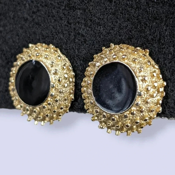 (2/$20) Vintage Gold Tone Bumpy Studs - Picture 2 of 6